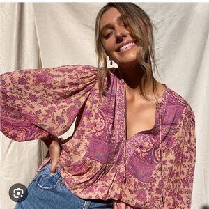 SOLD 💋Spell folksong blouse- medium